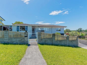 5 Sumich Place, West Harbour, Auckland