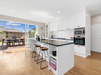 9 Defender Crescent, Beachlands, Auckland