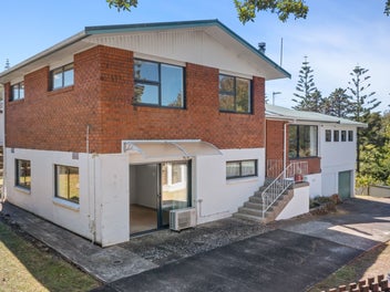 104 Sycamore Drive, Sunnynook, Auckland