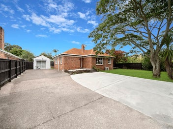 26 Godley Road, Green Bay, Auckland