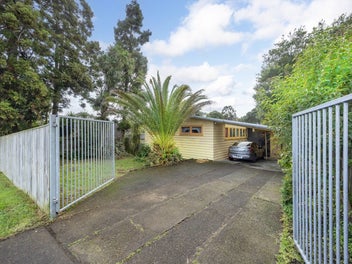 31 Taipari Road, Te Atatu Peninsula, Auckland