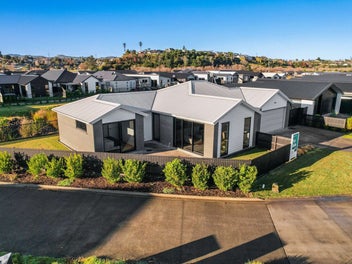 42 Hinaki Street, Poike, Tauranga