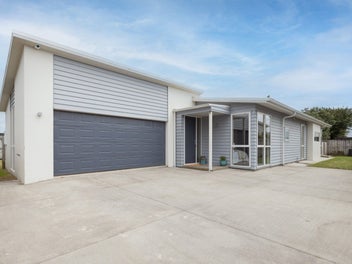 15 Spinifex Street, Papamoa Beach, Papamoa