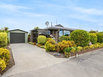 2/2 Burnridge Place, Belfast, Christchurch