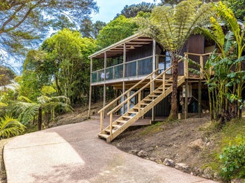 9 Hobson Terrace, Onetangi, Waiheke Island