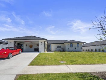 8 Te Taniwha Road, One Tree Point