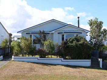 70 Sale Street, Hokitika