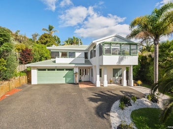 12 Shannon Place, Torbay, Auckland