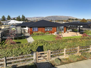 73 Frye Crescent, Albert Town, Wanaka