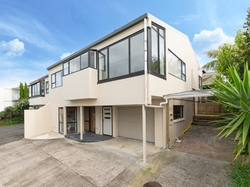 3/8 City View Terrace, Birkenhead, Auckland