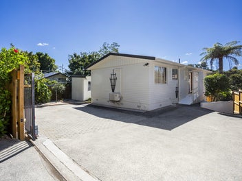 43 Valley View Road, Glenfield, Auckland