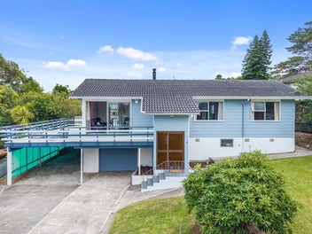 4 Halcombe Place, Green Bay, Auckland