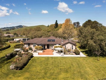 14 Nga Parae Road, Tauranga