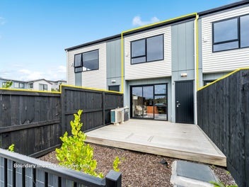 2/16 Clara Road, Silverdale, Silverdale