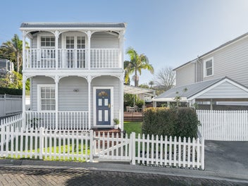 1/14 Beach Road, Northcote Point, Auckland