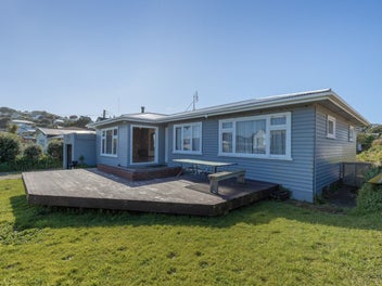 8 Lambley Road, Titahi Bay, Porirua