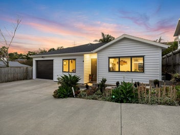15A Reynella Drive, Massey, Auckland