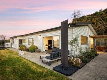 14 Gennaker Lane, Whitby, Porirua