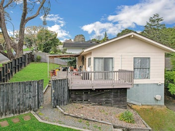 1/22 Simon Ellice Drive, Bayview, Auckland