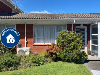 2/164 White Swan Road, Mount Roskill, Auckland