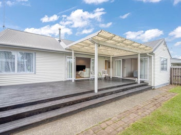 1/225 Birkdale Road, Birkdale, Auckland