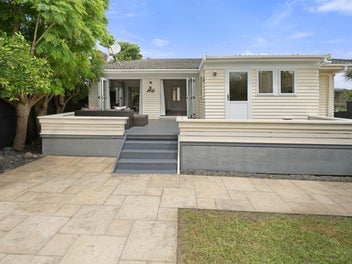 1/29 Gloria Avenue, Te Atatu Peninsula, Auckland