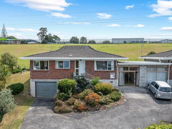 1/15 Battle Place, Glenfield, Auckland