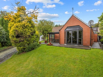 1/3 Karitane Drive, Cashmere, Christchurch