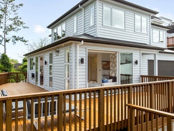 20D Coronation Street, Belmont, Auckland