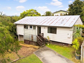 2/18 Elizabeth Drive, West Harbour, Auckland