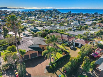 24 Halldene Terrace, Red Beach, Whangaparāoa