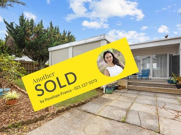 2/3 Heron Place, Pakuranga Heights, Auckland