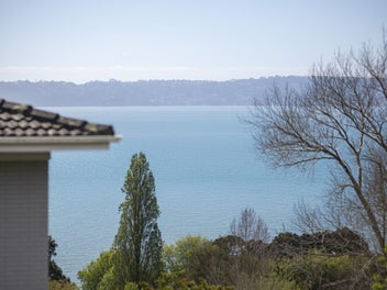 37 Haseler Crescent, Howick, Auckland