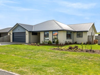 15 Johnson Avenue, Amberley, Amberley