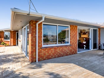 78 Queens Road, Glen Avon, New Plymouth