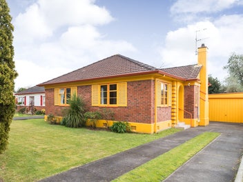 121 Savage Crescent, West End, Palmerston North