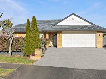 1/11 Bowscale Place, Northpark, Auckland