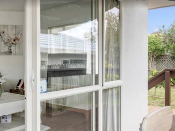 1/144 Whitford Road, Somerville, Manukau