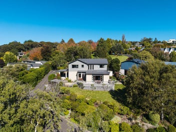 37 Garden Place, Glenleith, Dunedin