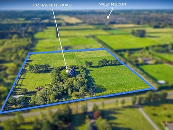 102 Tricketts Road, Christchurch