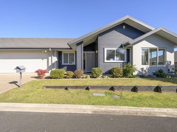 61 Bridgewater Way, Pyes Pa, Tauranga