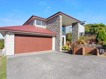 52 Tamworth Crescent, Newlands, Wellington