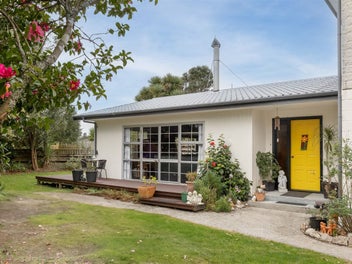 11 Cape Foulwind Road, Carters Beach, WESTPORT