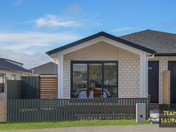 8 Rorotu Avenue, Karaka, Papakura