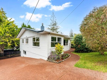 56 Taupo Street, Green Bay, Auckland