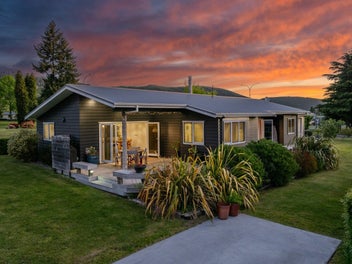 1 Seagers Close, Taupo