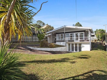 1/88 Island Bay Road, Beach Haven, Auckland