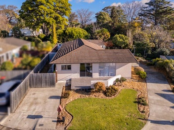 1/8 Hythe Lane, Saint Martins, Christchurch
