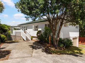 2/19 Darcy Place, Massey, Auckland