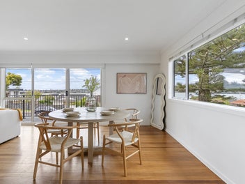 2/104 Sylvan Avenue, Northcote, Auckland